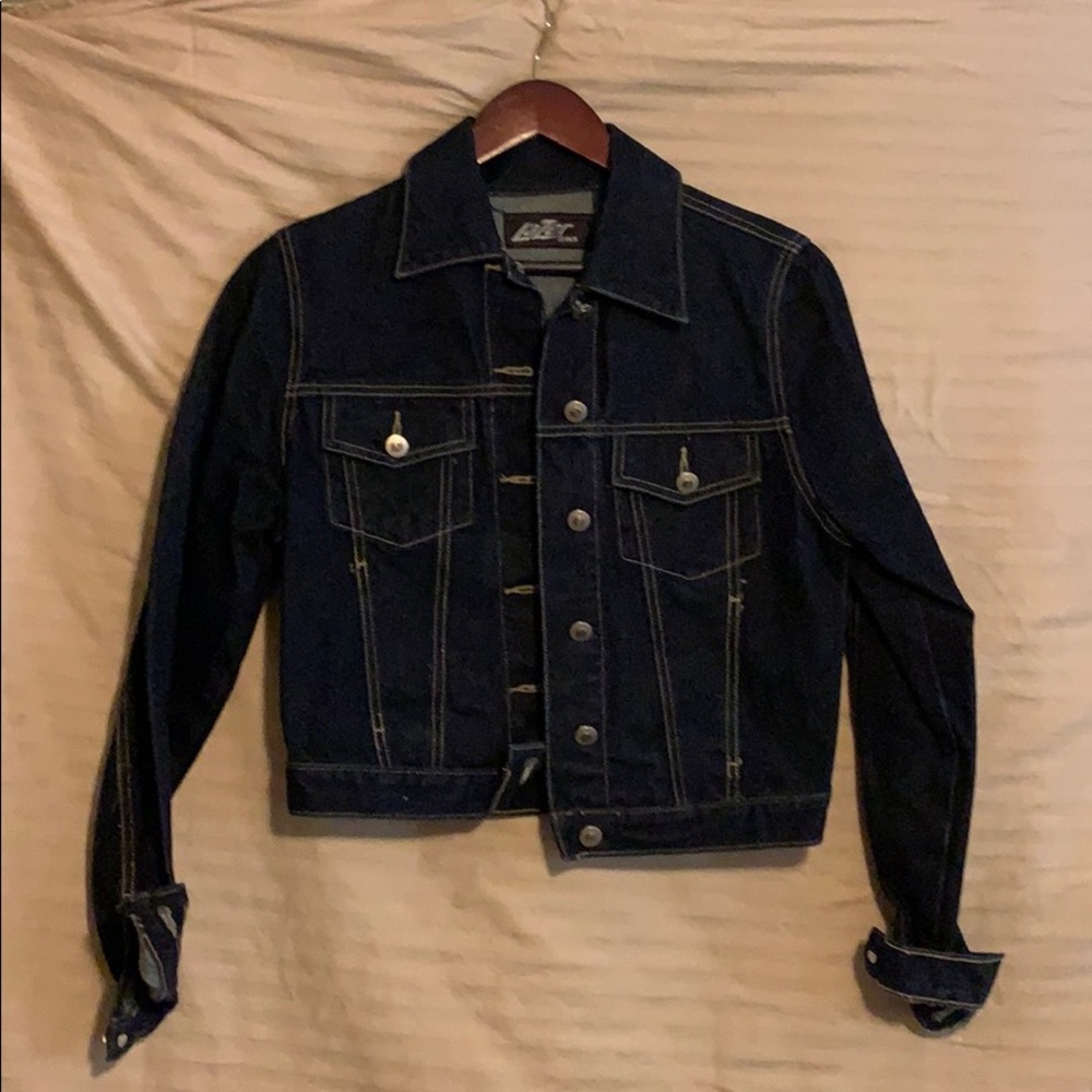 Women’s dark denim blue jean jacket💙